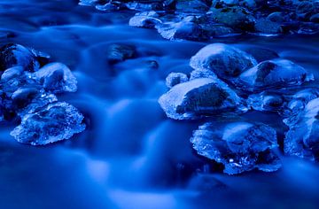 Een blauw gekleurde rivier in noord Finland van AGAMI Photo Agency