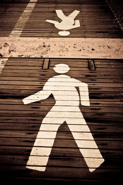 Footpath @ Brooklyn Bridge by Maarten De Wispelaere