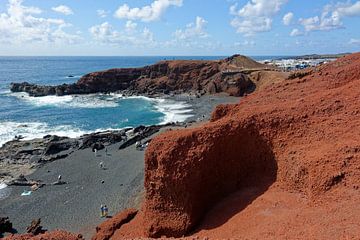 Lanzarote - El Golfo by Gisela Scheffbuch