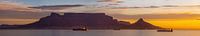 De iconsiche Tafelberg bij zonsondergang, panorama