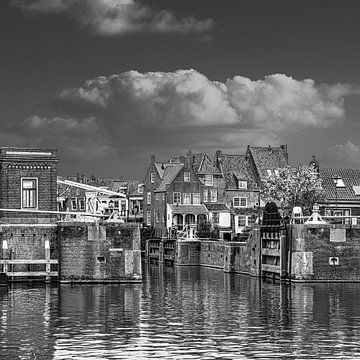 Harbour entrance of Enkhuizen at the IJsselmeer by Harrie Muis