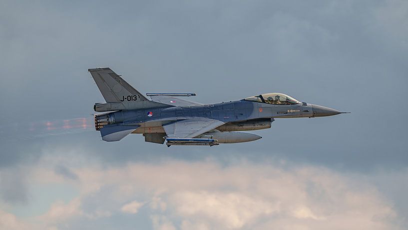 Fini flight pilot on the General Dynamics F-16 Fighting Falcon. by Jaap van den Berg