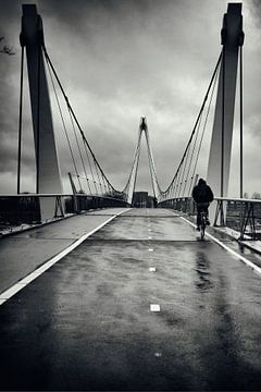 How strong is the lone cyclist by André Blom Fotografie Utrecht