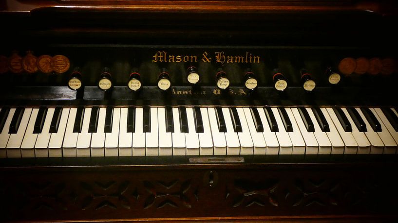 Piano toetsen in het licht  von Veluws