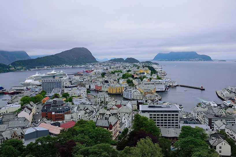 Ålesund overview by Frank's Awesome Travels