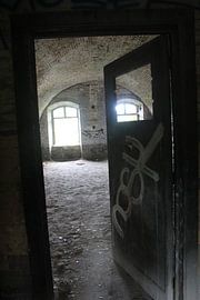 wat is er achter de deur by nicole bol