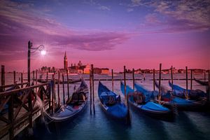 VENICE Dromerige zonsondergang  van Melanie Viola