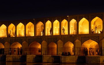 Iran, Esfahan - Khaju bridge van Jeroen Kleiberg