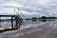 "mit Blick auf ein Gerüst";