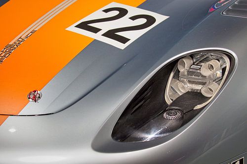 Headlight of the Porsche 918 RSR