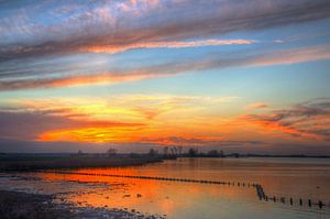 Zonsondergang Palendijk Eemmeer bij Spakenburg sur Watze D. de Haan