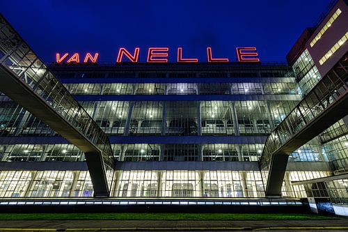 Van Nelle in de avond