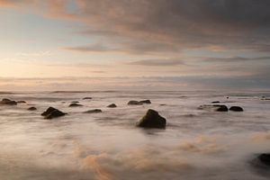 Rotsen in de zee van gaps photography