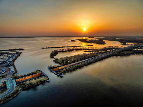 Aquaduct Veluwemeer tijdens zonsondergang van Air-view