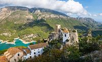 El Castell de Guadalest in Spanje van Arja Schrijver Fotografie thumbnail