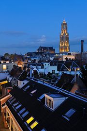 Paysage urbain d'Utrecht avec l'église Dom et la tour Dom sur Donker Utrecht
