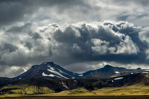 Dreigende wolken boven Landmannalaugar