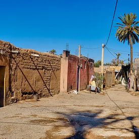 Rue dans le village sur Els Hattink