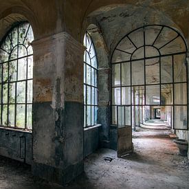 Halle , verlassene Einrichtung Italien von Robert Van den Bragt