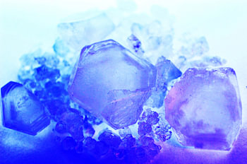 Paars en blauwe kristallen 