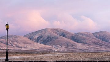 Vulkanisch landschap, natuurlijk licht. van Newearthvisuals