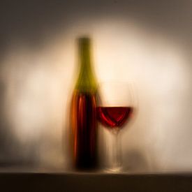 Bouteille et verre de vin sur Herman Coumans