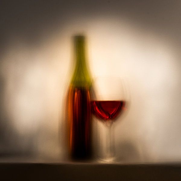 Fles en glas wijn van Herman Coumans