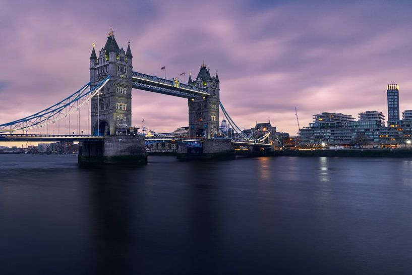 London by Hello Pompoyo