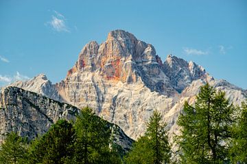 De fascinerende berg Hohe Gaisl met zijn kleuren en massieve bergwand van Leo Schindzielorz