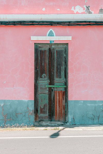 Maison colorée | Mur rose turquoise porte en bois | Tirage photo Gran Canaria Iles Canaries photographie de voyage par HelloHappylife