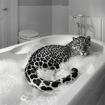 Eleganter Jaguar in der Badewanne - Ein atemberaubendes Badezimmerkunstwerk für Ihr WC von Felix Brönnimann