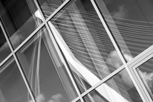 Erasmusbrug in het raam