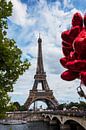 The romantic Eiffel Tower in Paris by Blond Beeld thumbnail