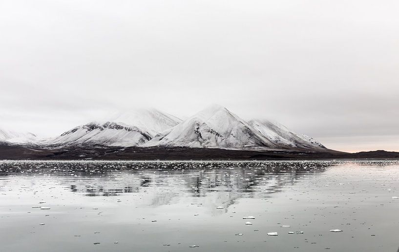 Spitsbergen-3 van Claudia van Zanten