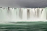 Der Godafoss, Wasserfall der Götter im Norden Islands. von Gerry van Roosmalen Miniaturansicht