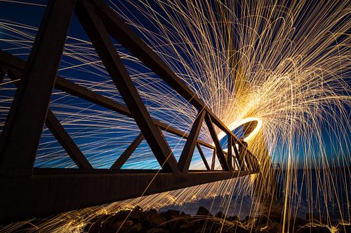 Light Painting with sparkling burning steel wool