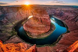 Horseshoe bend met zonsondergang van Diana Venis-Kerkhoven