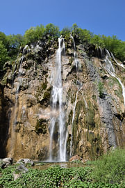 Waterfall in Plitvička Jezera 2 by Erik Buitenhuis
