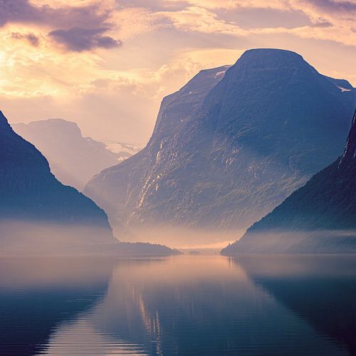 Zonsopkomst Lovatnet, Noorwegen