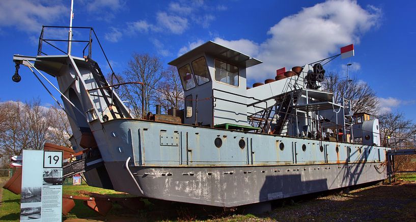 Baggerschip in het museum van Edgar Schermaul