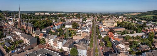 Luchtpanorama van her grensdorpje Vaals in Zuid-Limburg