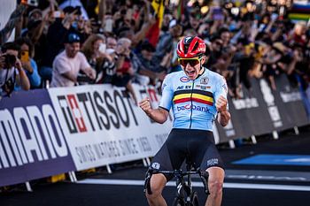 Remco Evenepoel becomes world champion