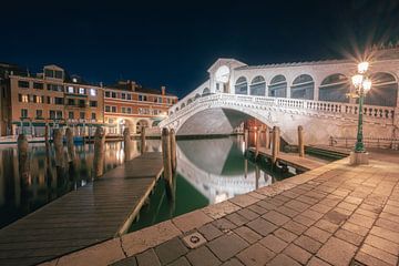 Venetië - Rialtobrug van Michael Blankennagel