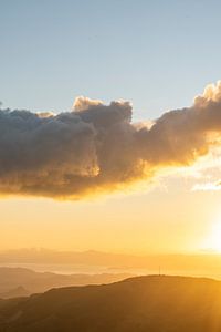 Vues d'or - Coucher de soleil sur les collines
