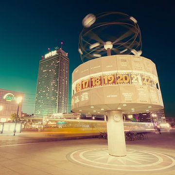 Berlin – Alexanderplatz / World Time Clock van Alexander Voss