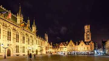 Abendfotografie in Brügge von der Burg aus. von Jaap van den Berg