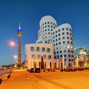 Im Medienhafen Düsseldorf (quadratische Version)