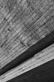 Brutalistischer Typ ᝢ Architekturfotografie Juliaan Lampens ᝢ Antwerpen von Hannelore Veelaert