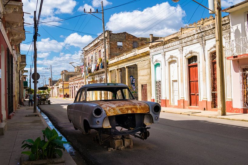 Kaputter Oldtimer in Cienfuegos - Kuba von Urlaubswelt