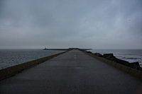 De Noordpier bij Wijk aan Zee eindeloos lang.